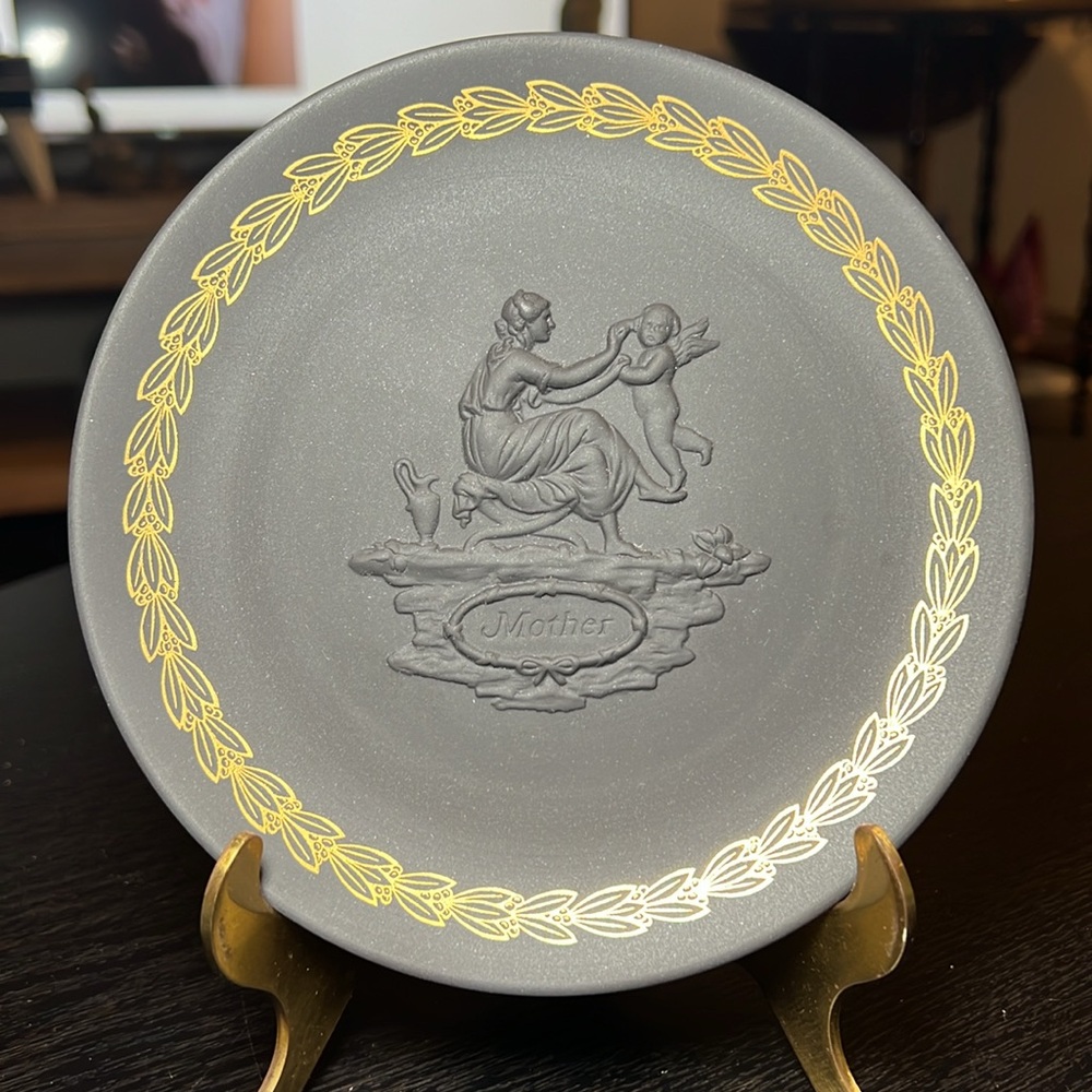 VTG Wedgwood Jasperware Black Basalt Mother Plate 6.5"  Original Box with paper